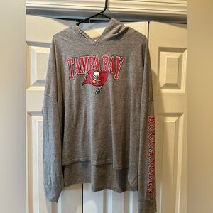 Women’s Fanatics Tampa Bay Bucs hooded long sleeve T-shirt.